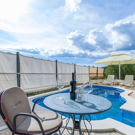 Villa Holiday Home Zvecanje Buitenkant foto