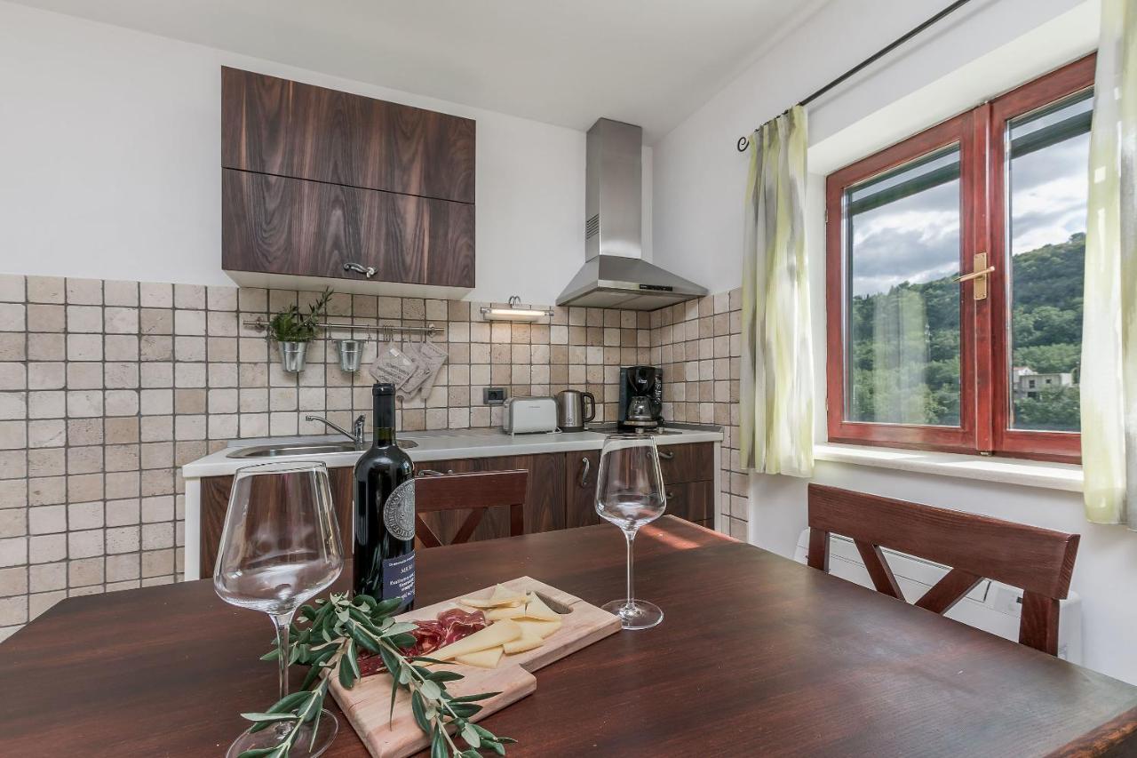 Villa Holiday Home Zvecanje Buitenkant foto