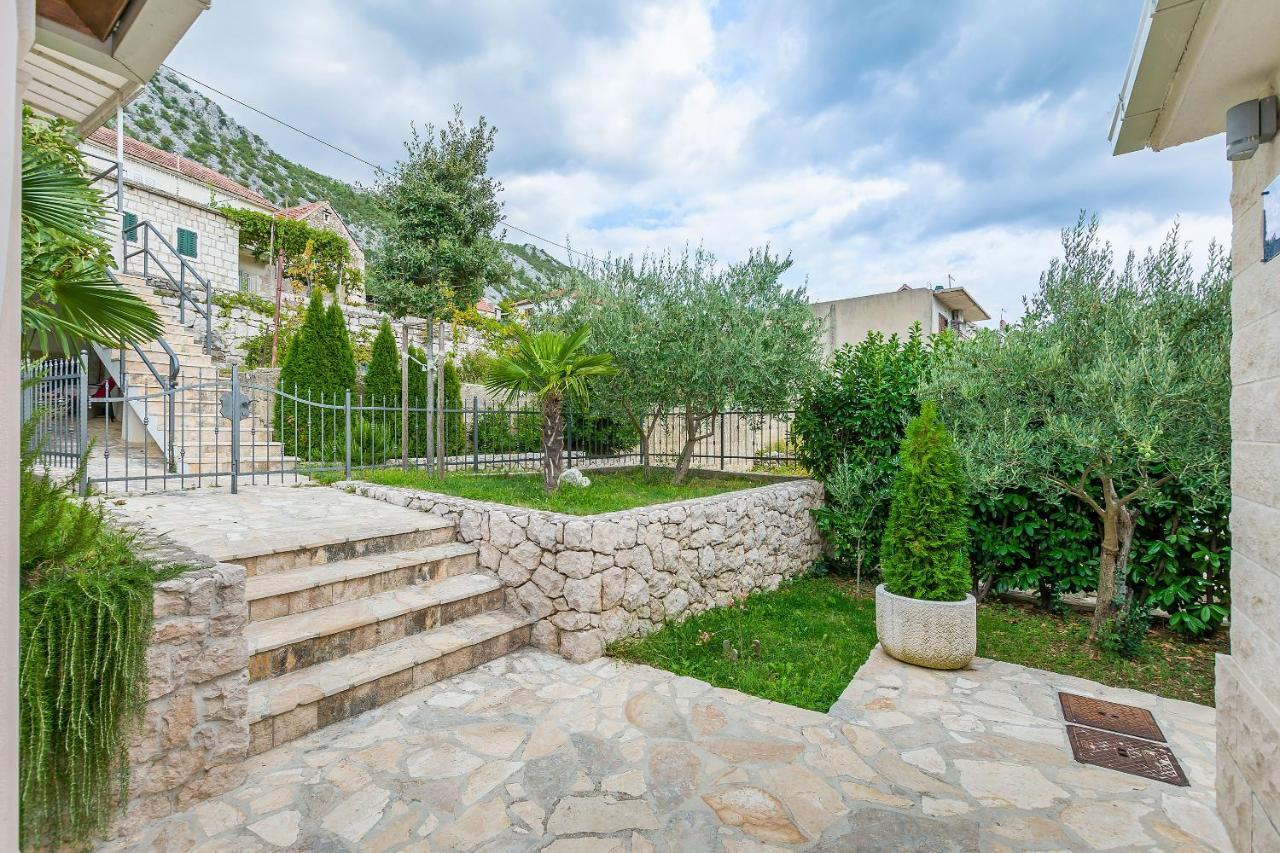 Villa Holiday Home Zvecanje Buitenkant foto